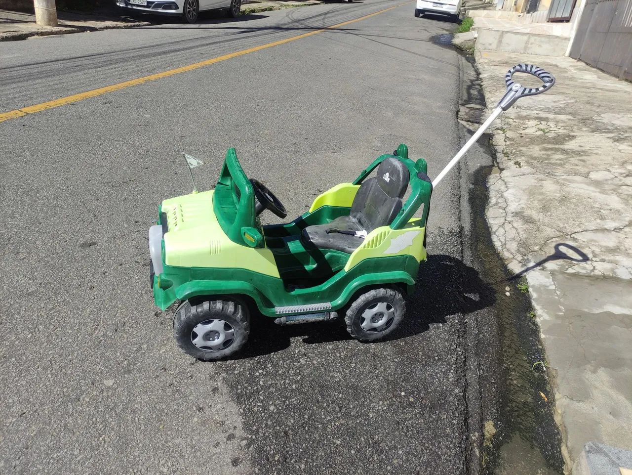 Carro de brinquedo 
