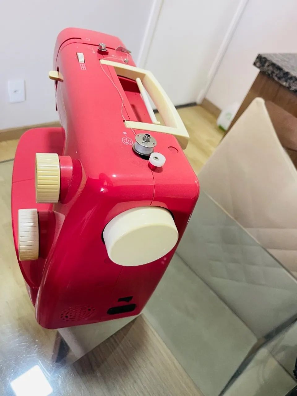 Máquina de Costura Singer Simple - Funcionando - Oportunidade - Foto 3