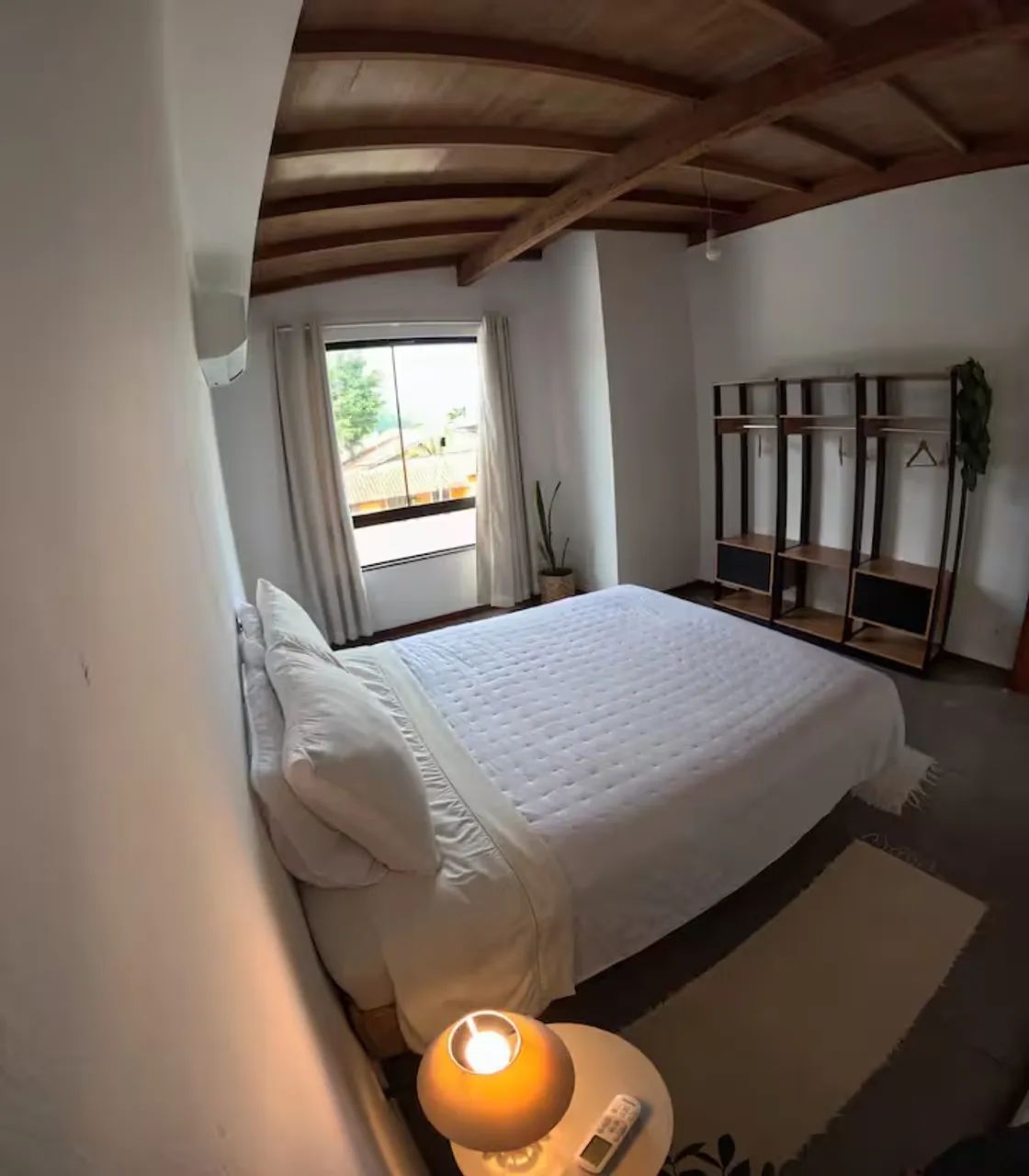 Casa aconchegante em frente a lagoa pequena  - Foto 7