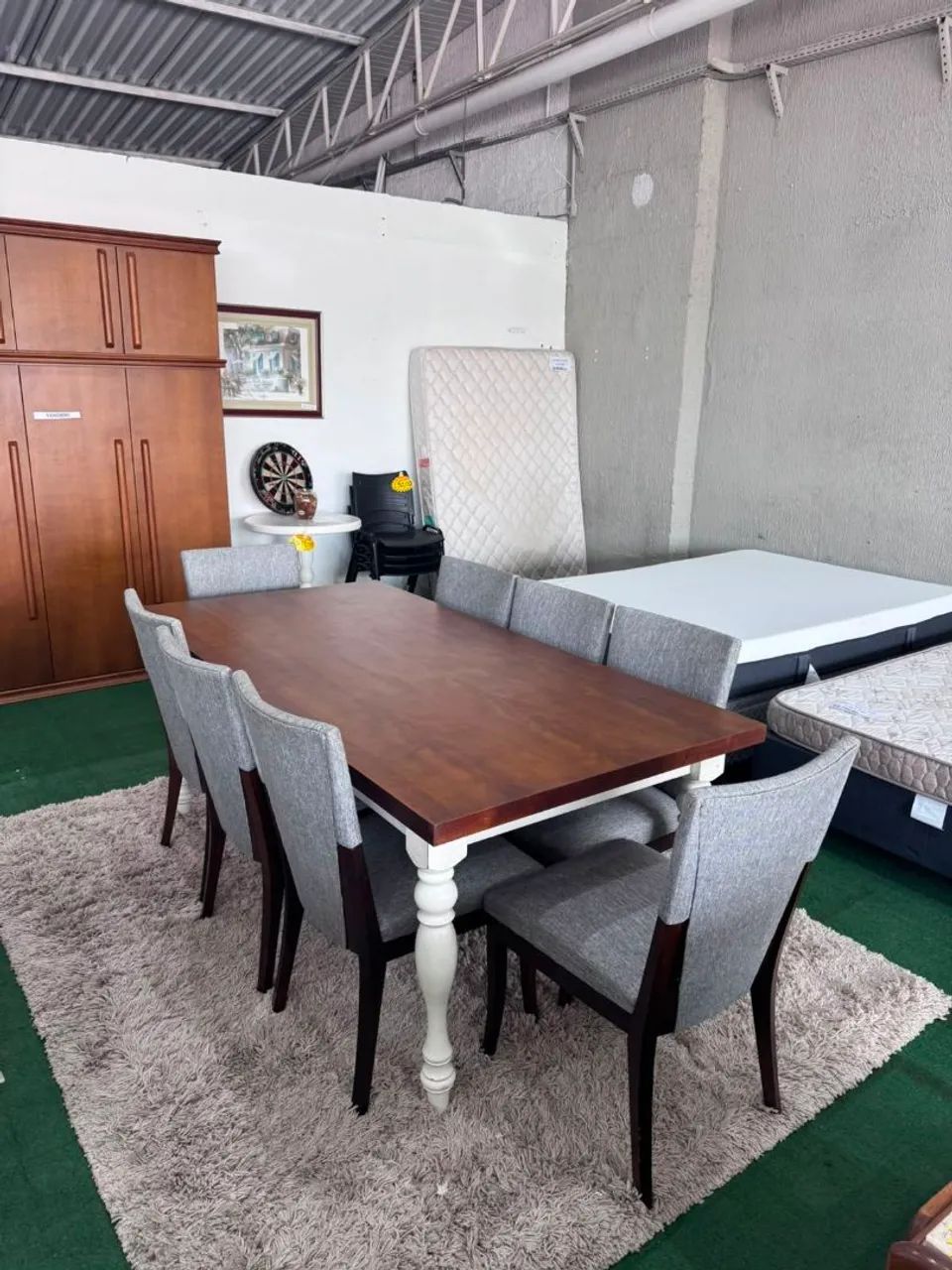 Mesa de Madeira de Alta Qualidade c 8 Cadeiras  - Foto 3