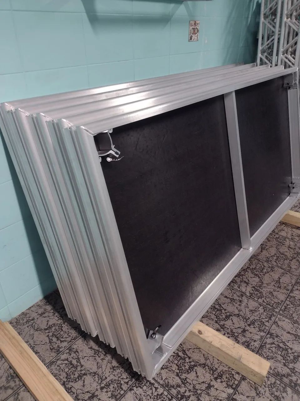 Praticável 2 x 1 novos a pronta entrega....valor referente a placa com pés consultar valo - Foto 2