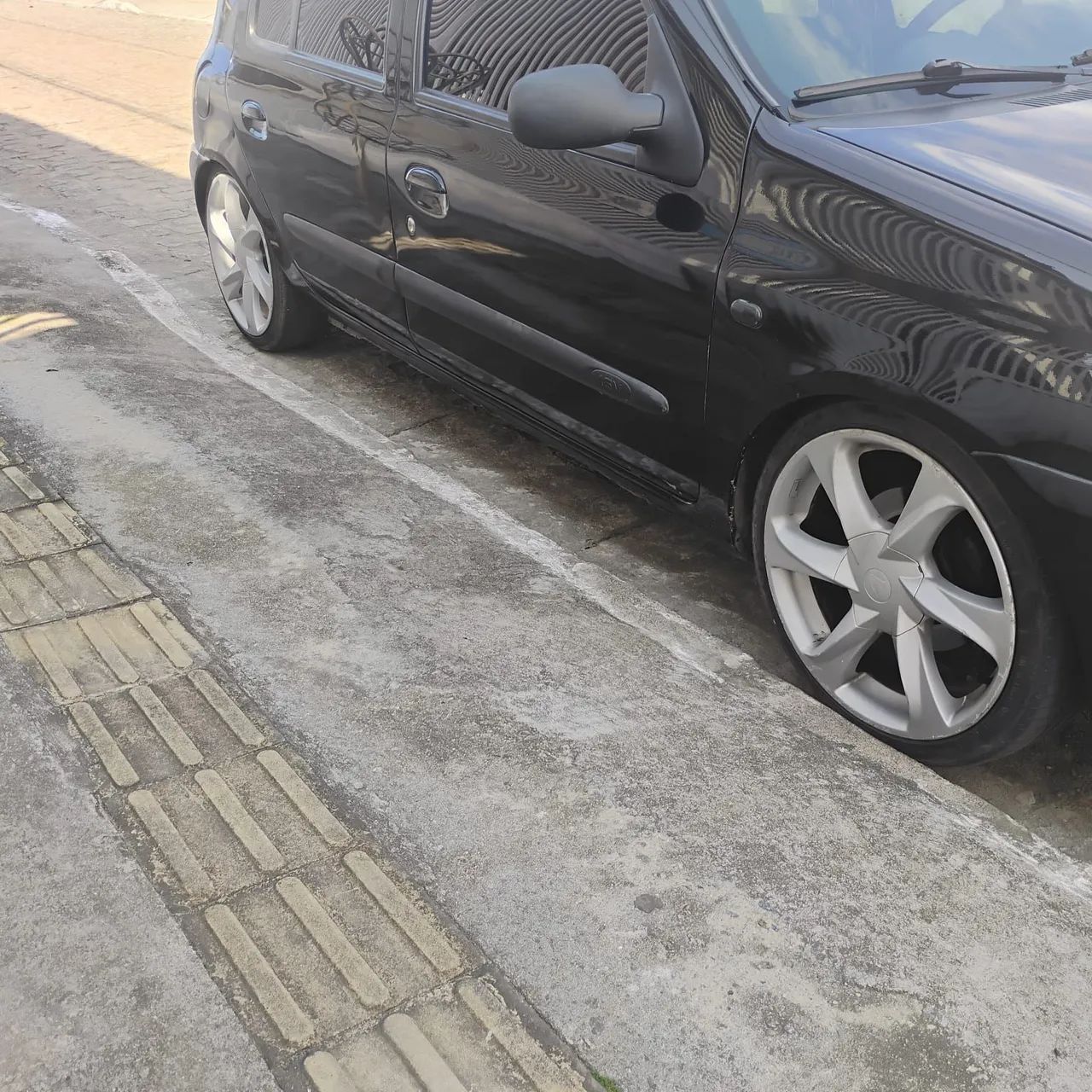Renault Clio CLIO HI-FLEX 1.0 16V 5P 2011