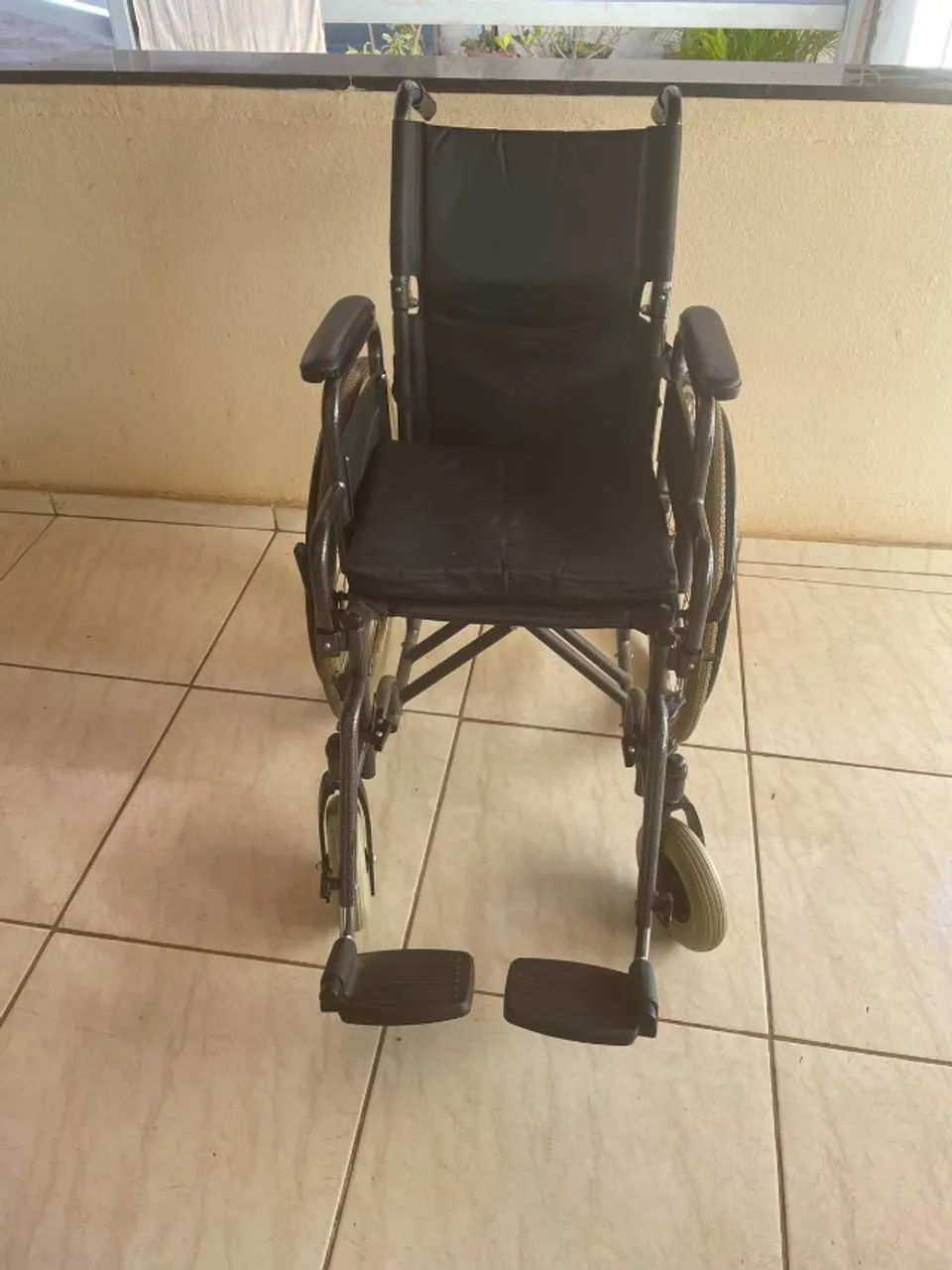 Cadeira de rodas conservada - Foto 2