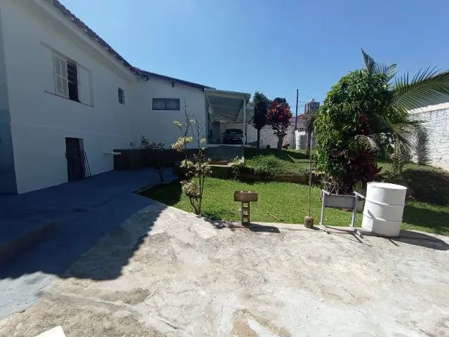 Casa no Centro de Pirassununga-SP, 3 quartos, 2 banheiros, 2 garagens - Foto 3