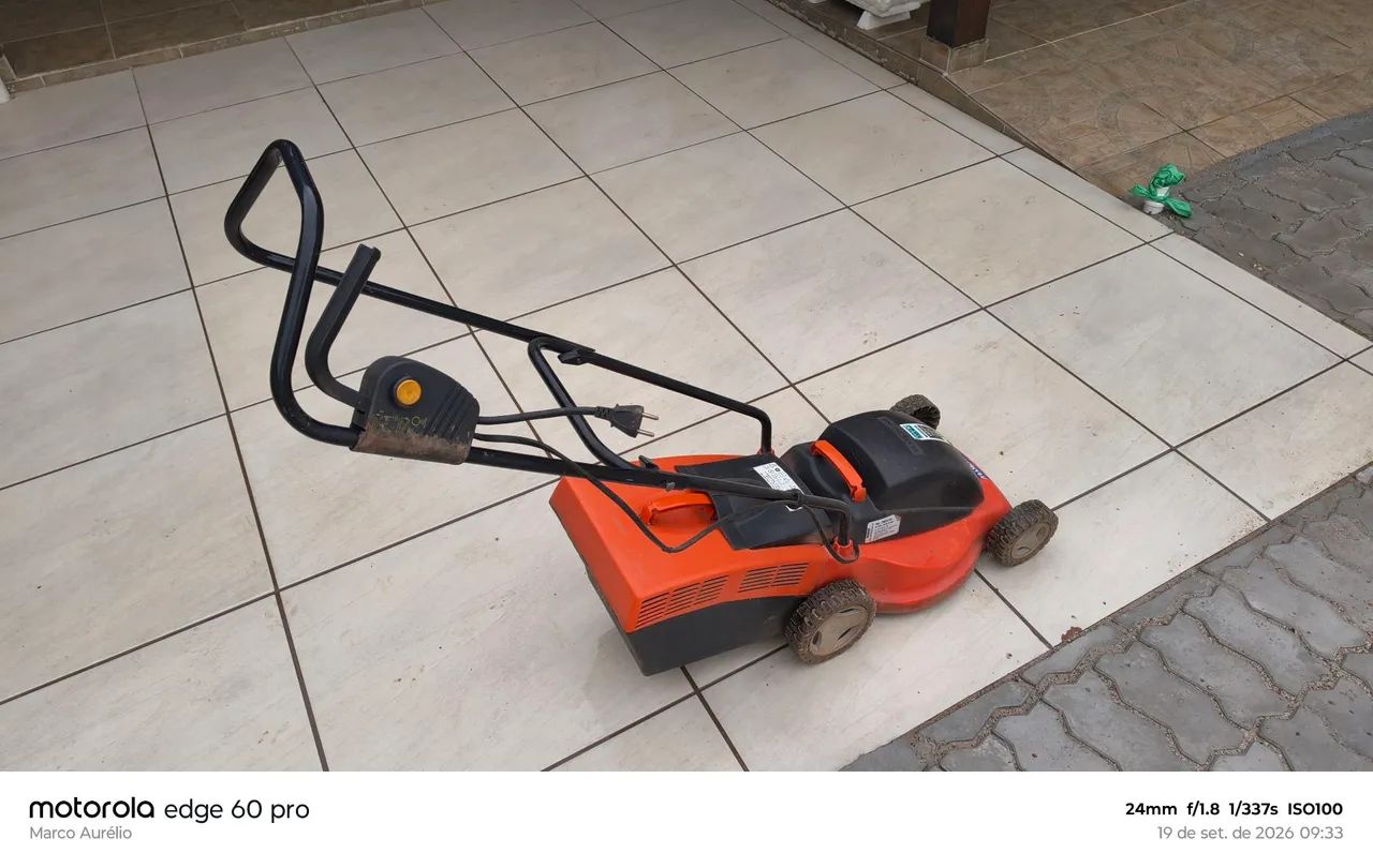 Máquina de cortar grama Tramontina  - Foto 2