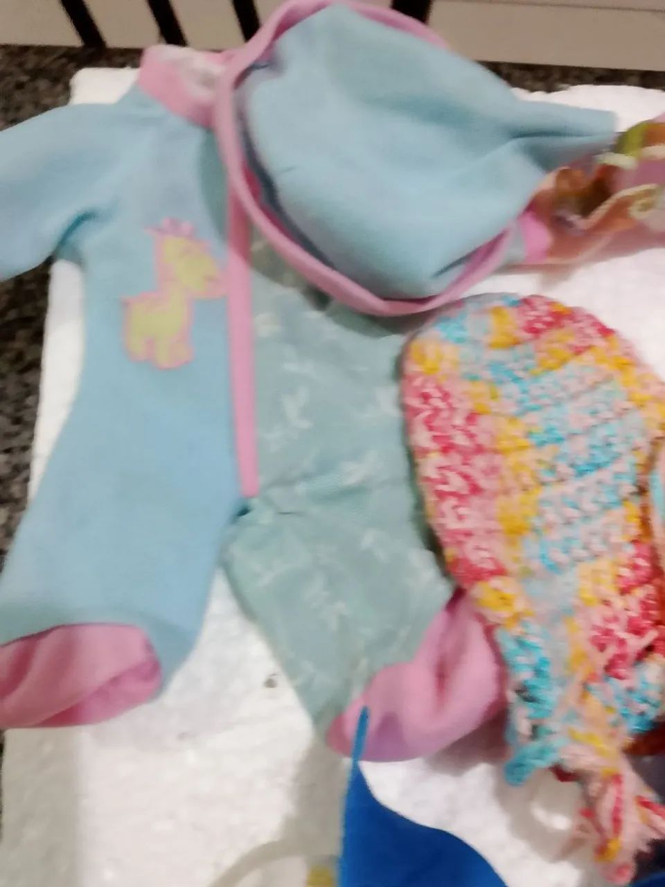 Lote de roupas para bonecas  - Foto 3