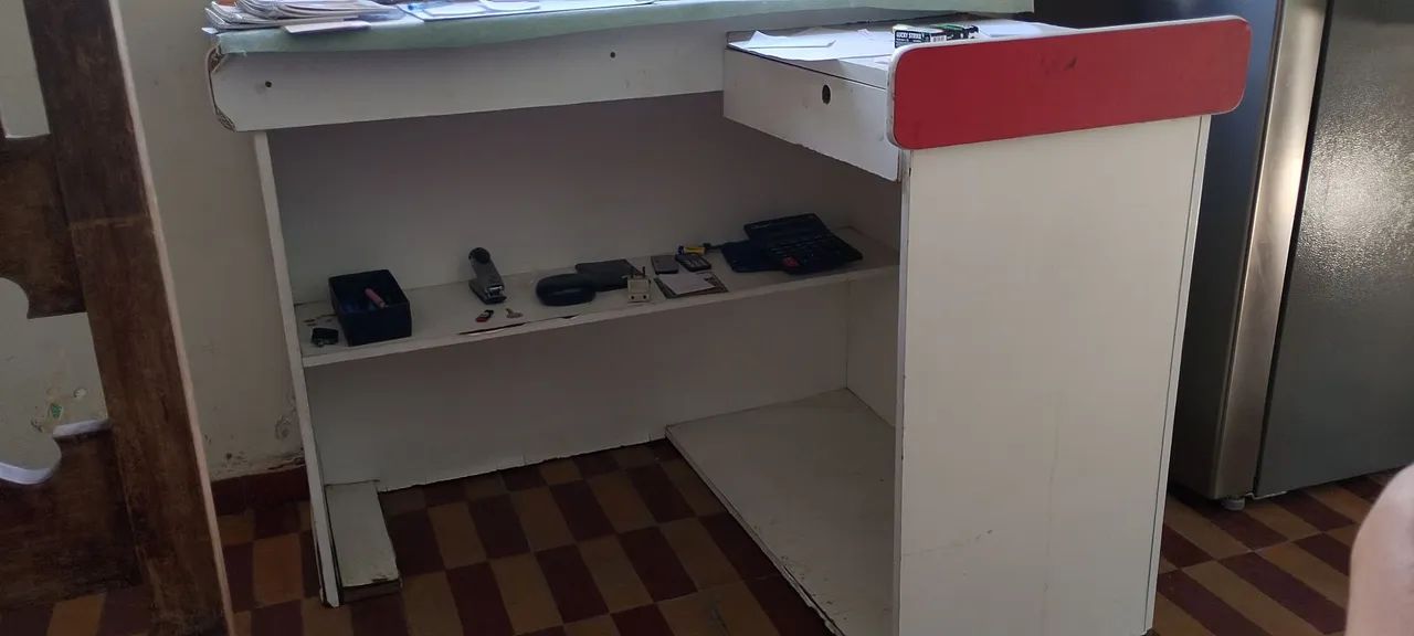 VENDO ESSE BALCÃO CAIXA SEMINOVO