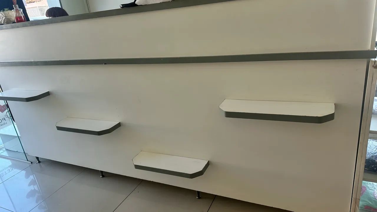 Divisória com porta e balcão em L  - Foto 5