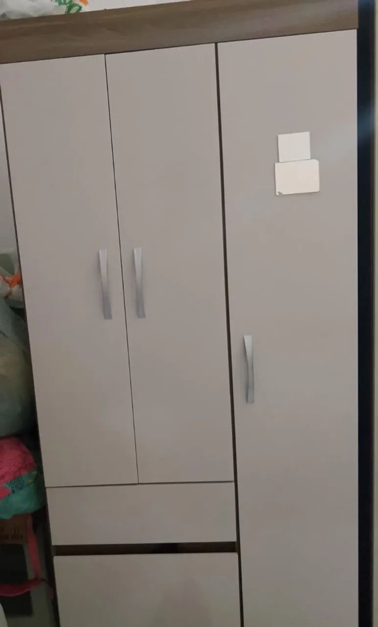 Guarda roupa de solteiro 