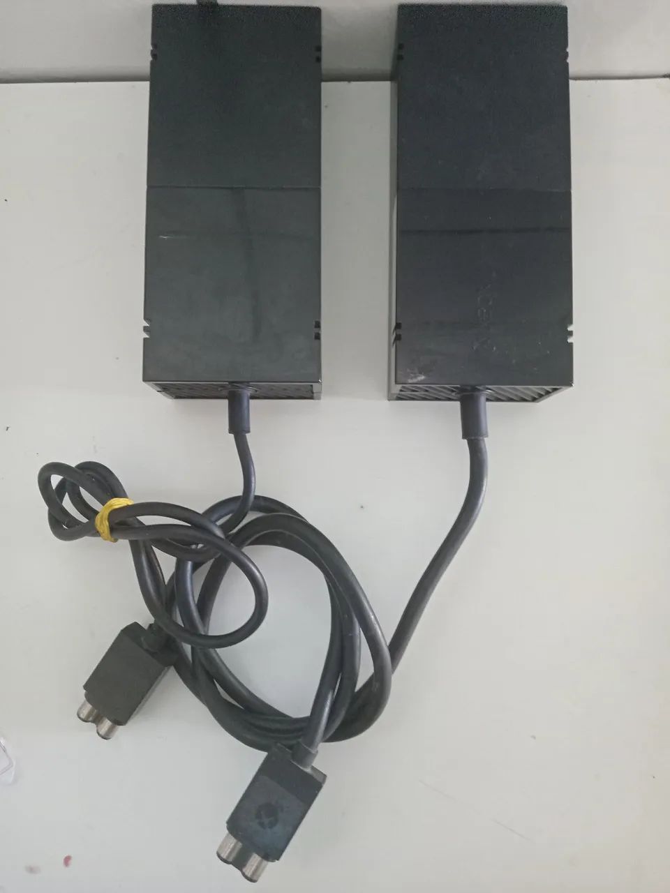 02 fontes Xbox One com defeito