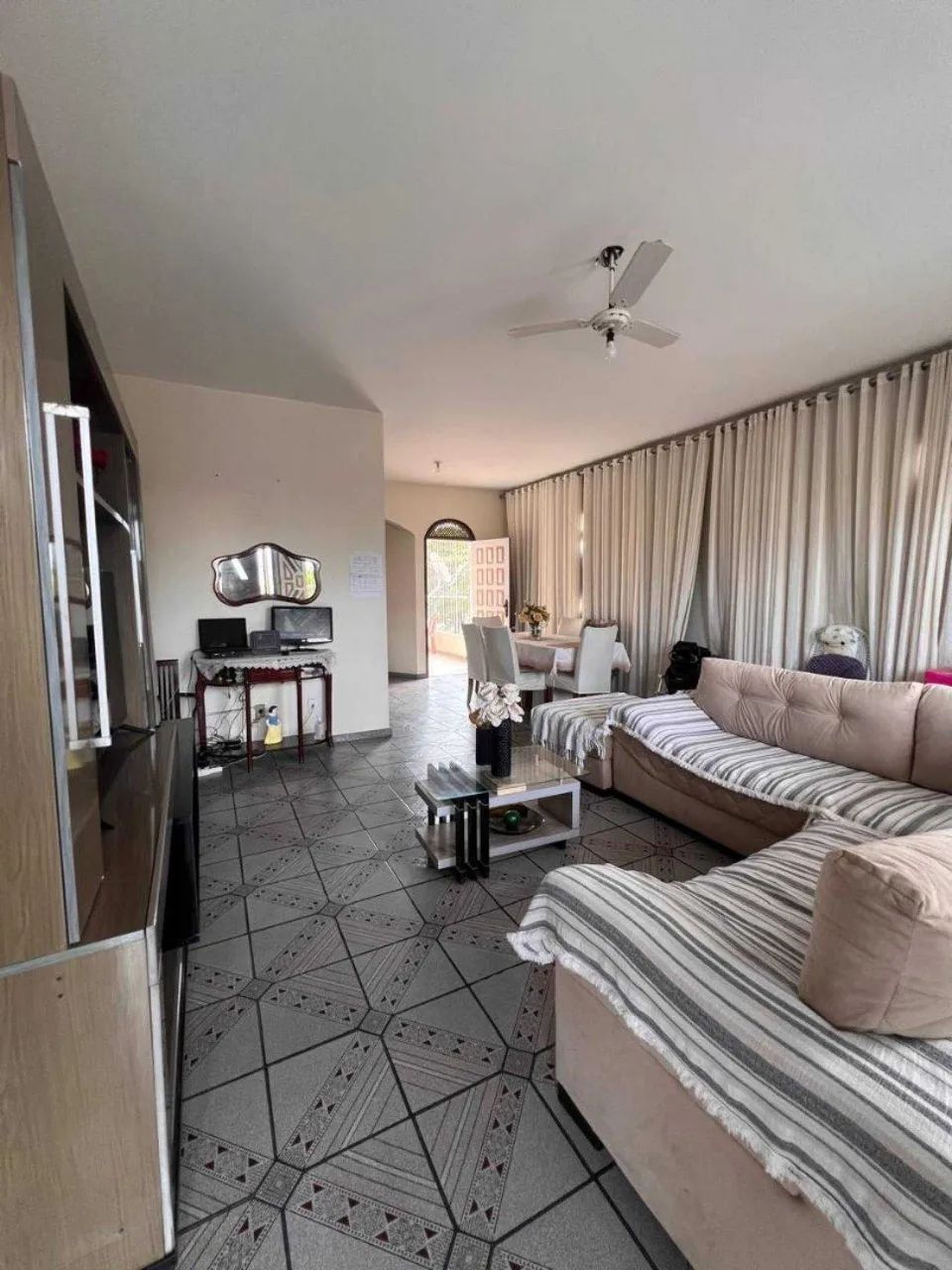 CASA DUPLEX EM RUA PÚBLICA NO SUÍÇA [3164] - Foto 4