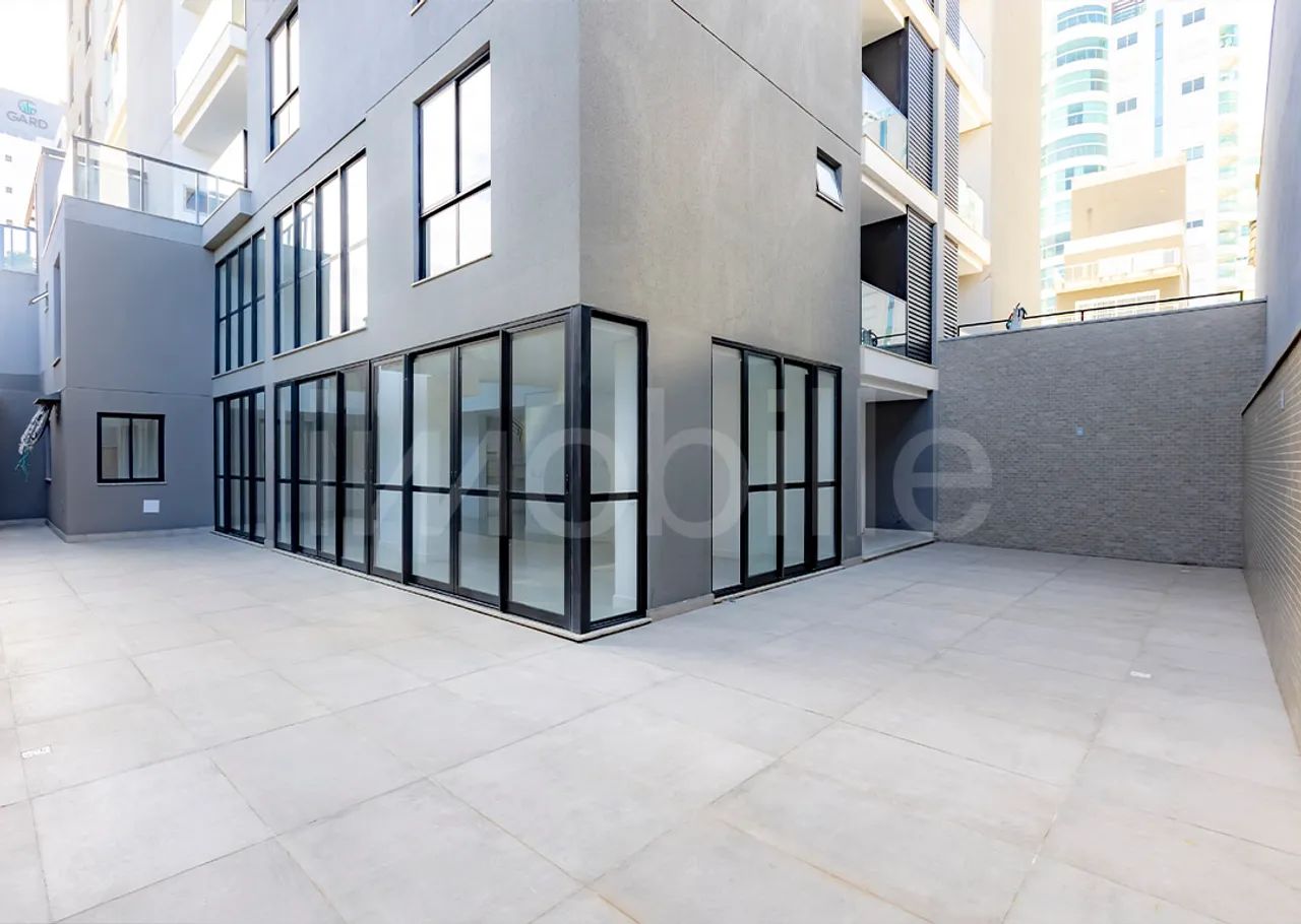 Apartamento Diferenciado no Edifício Brava Garden na Praia Brava