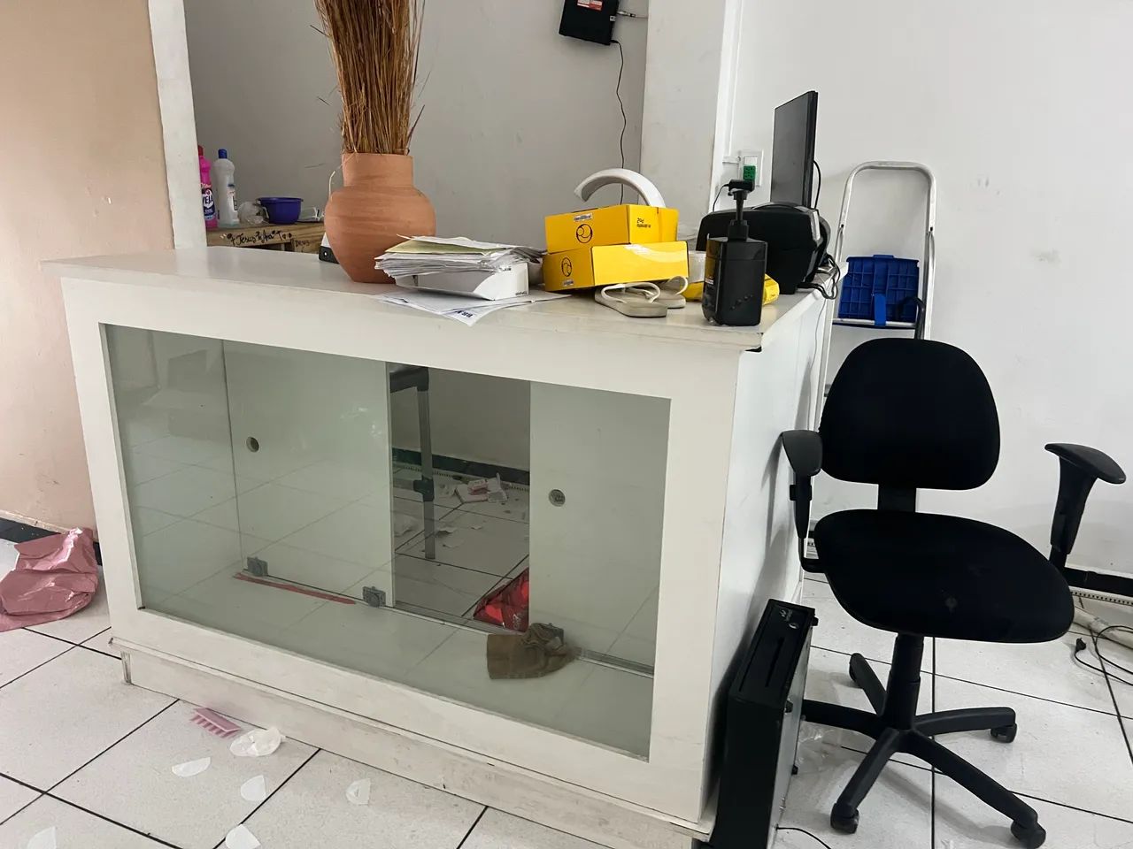 Vende-se balcão 
