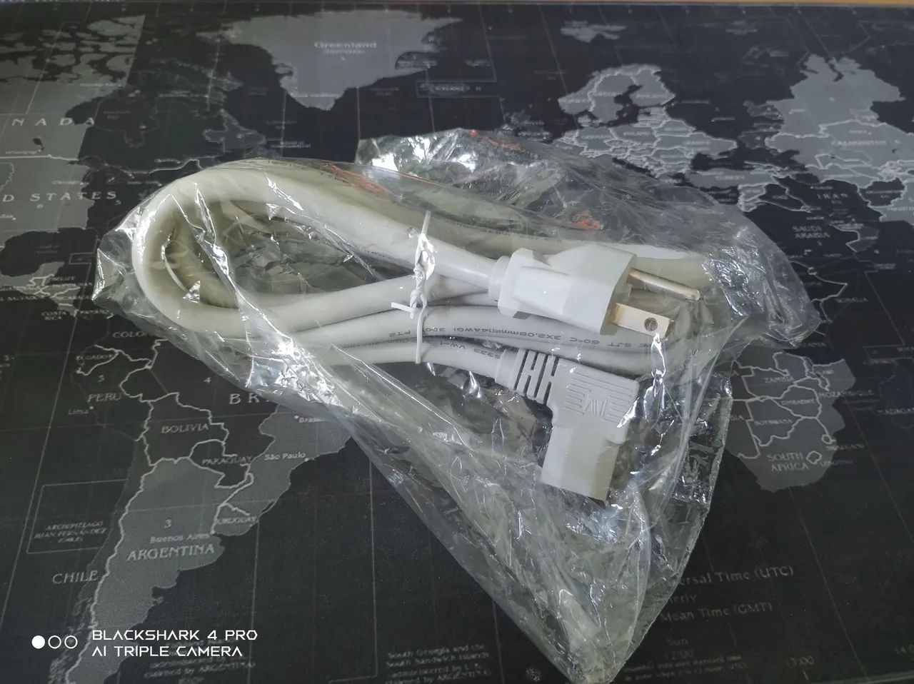 cabo de alimentação com plugue NEMA 5-15P e conector IEC 60320 C13. - Foto 4