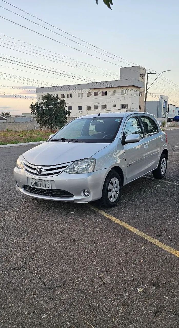 Toyota Etios ETIOS XS  1.3 Flex 16V 5p Mec. 2013