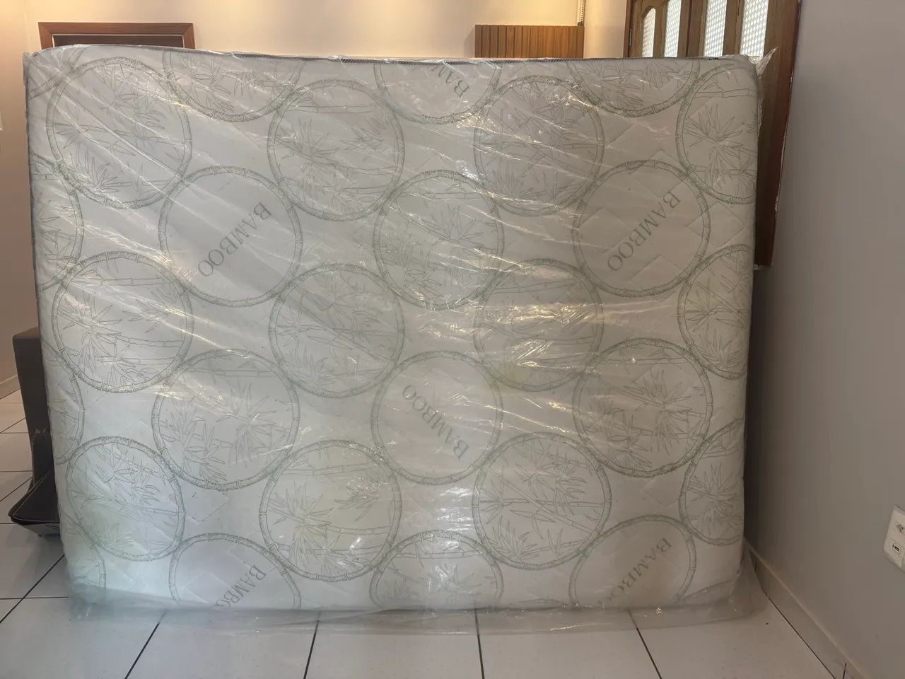 Vendo cama Queen com base 