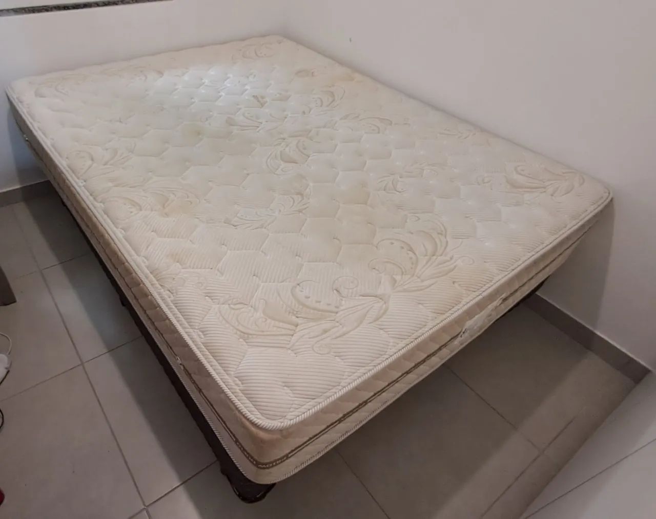 Cama Queen Size com Colchão Pillow Duplo Ecoflex