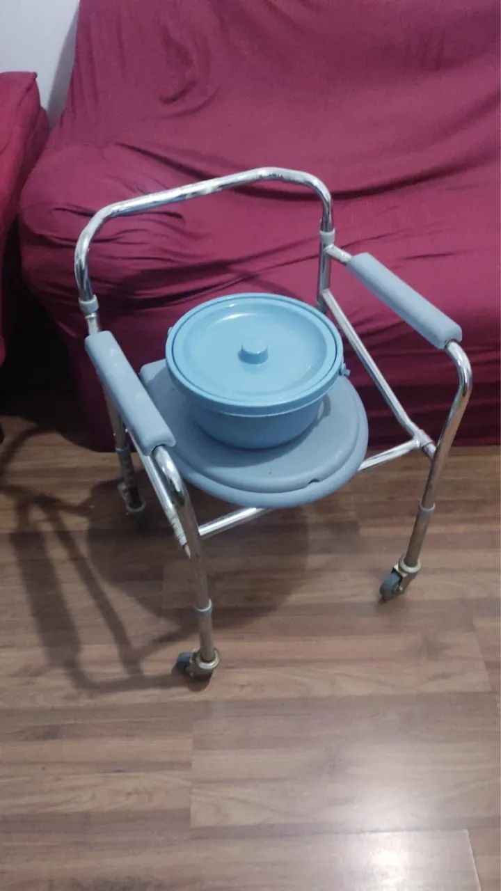 Cadeira de banho higiênica 