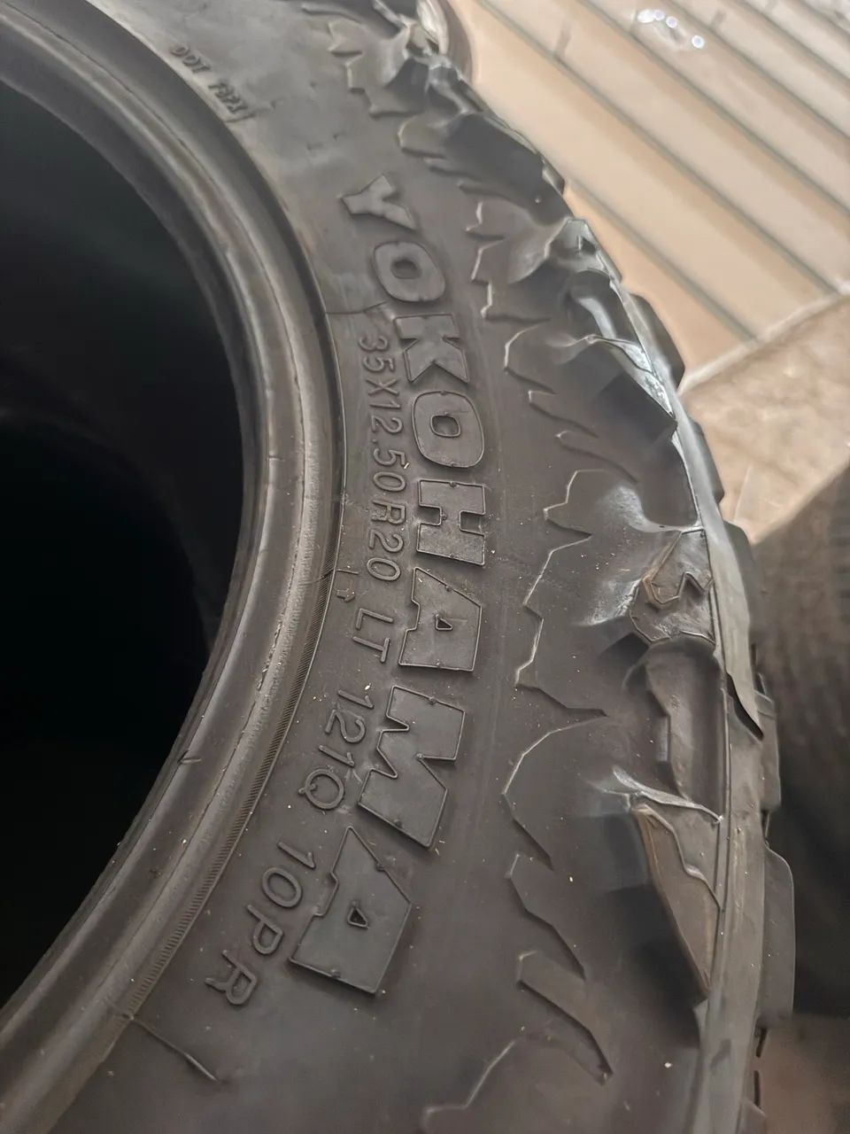 Pneus 20 35/12.5 R20 - Foto 2