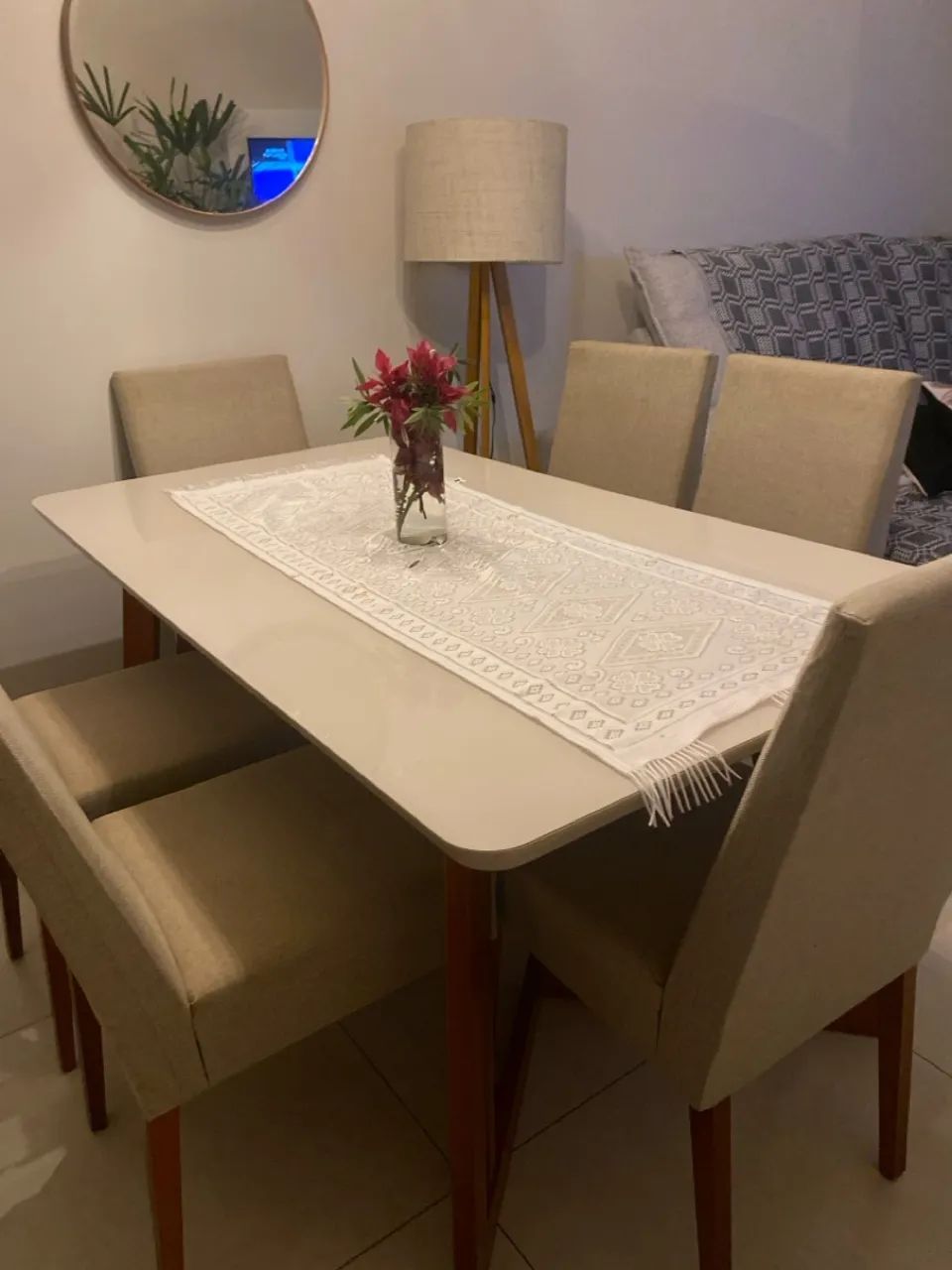 Conjunto de mesa com 6 cadeiras  - Foto 2