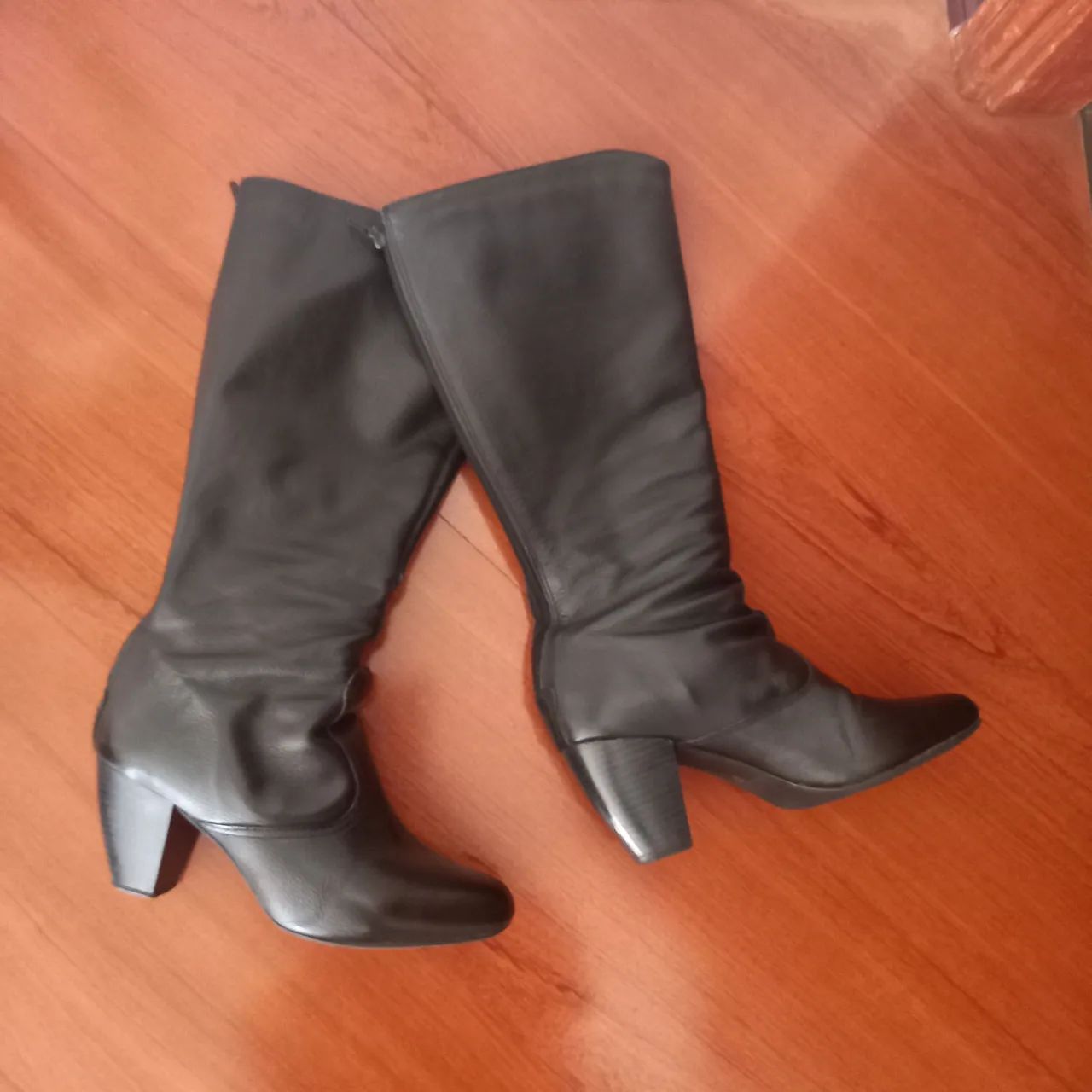 BOTA DE COURO CANO ALTO