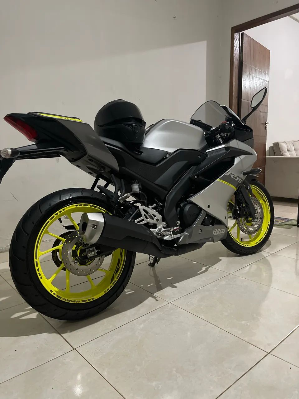 Yamaha R15 - Foto 3