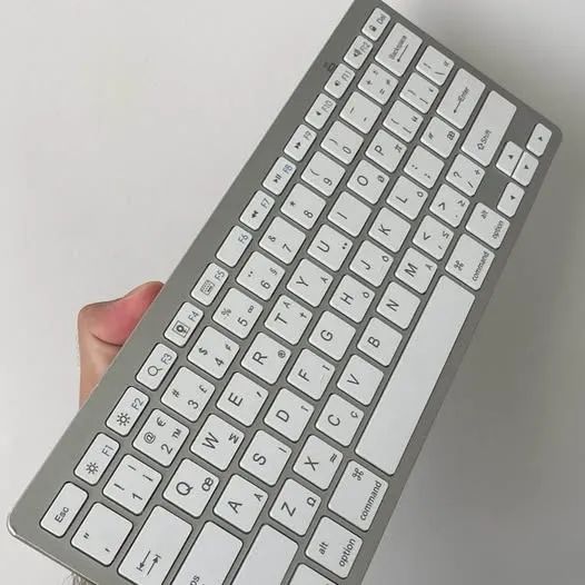 Wireless Keyboard442876541084651520