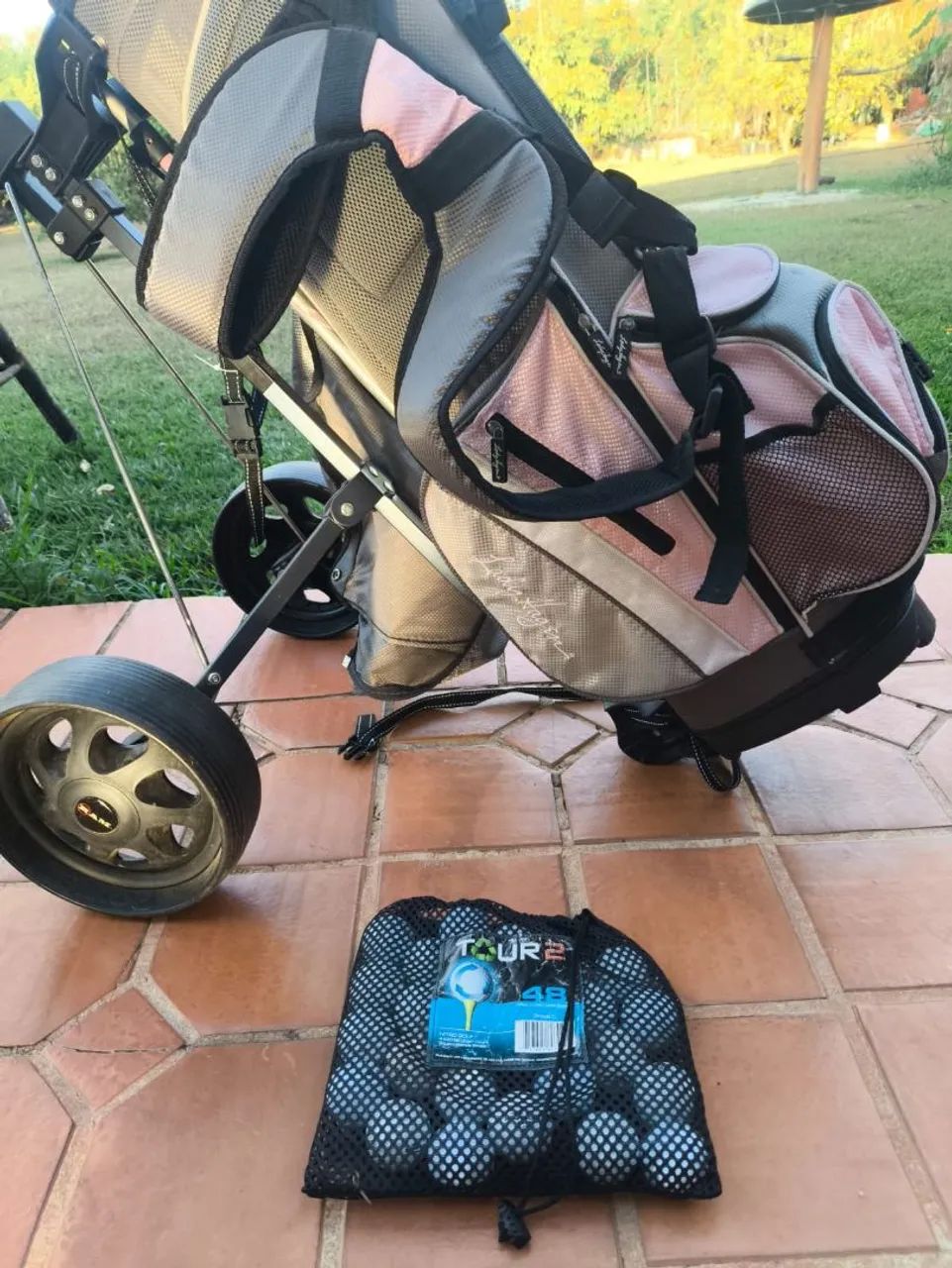 Kit tacos de golf com carrinho, bolsa e bolas - Foto 5