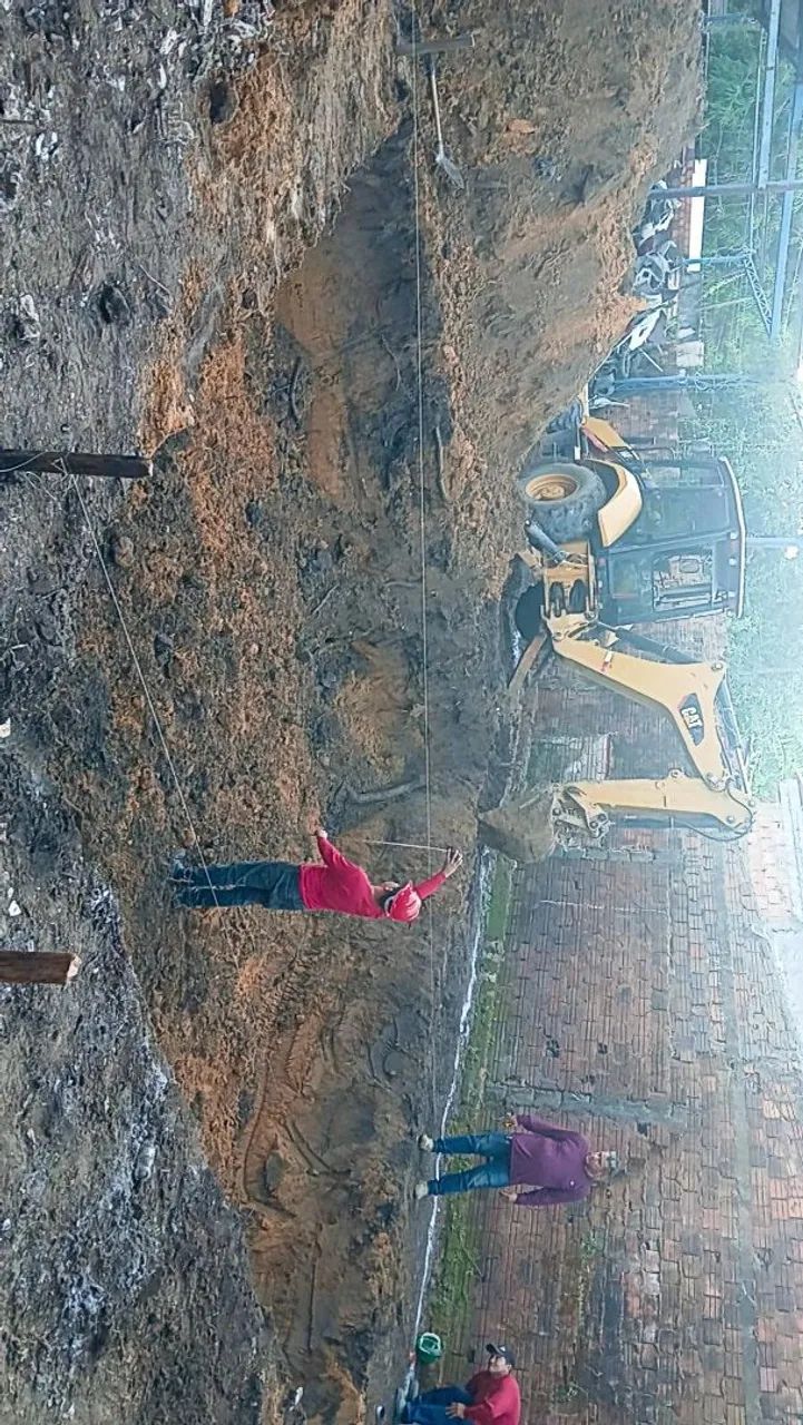 Serviços com retroescavadeira  - Foto 6