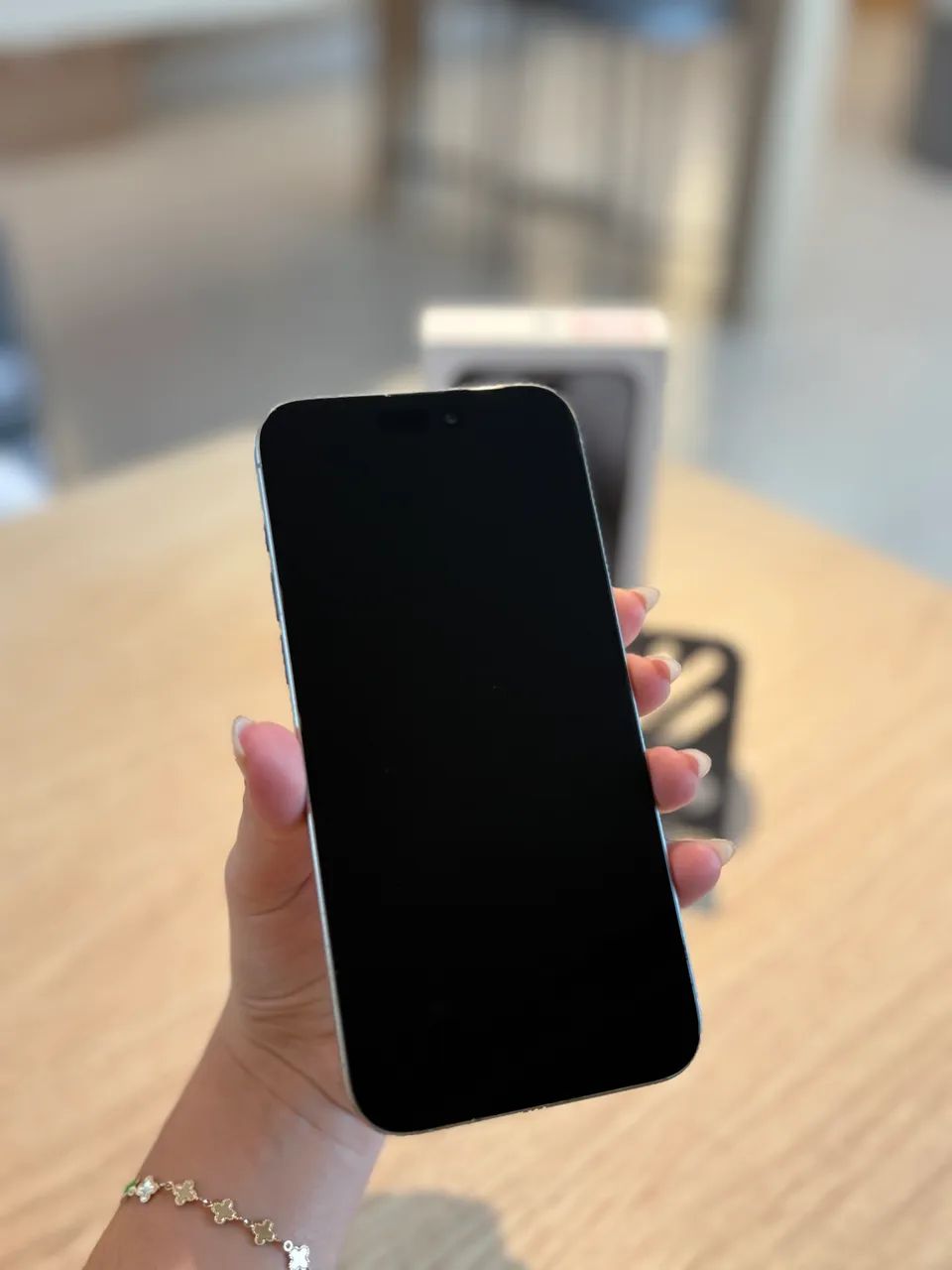 iPhone 15 Pro Max 256GB Branco - Seminovo - Foto 2