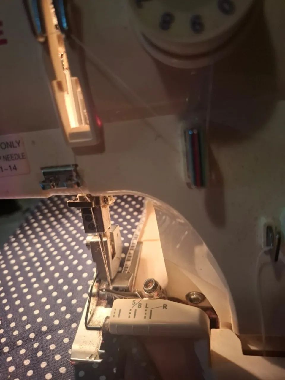 Máquina Overlock Janome 8002D - Foto 5