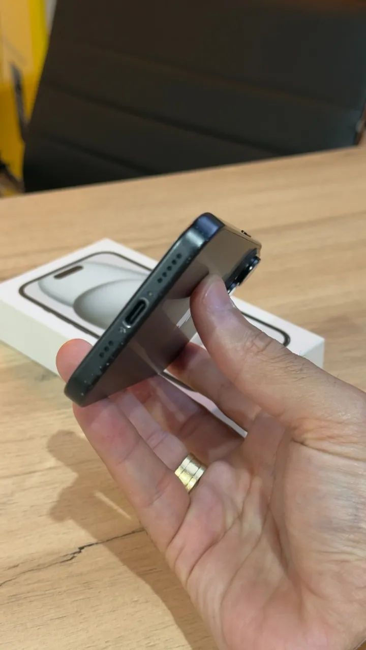 iPhone 15 256GB Black - Saúde da bateria 88%! Loja física! 90 dias de garantia! Até 18x  - Foto 3