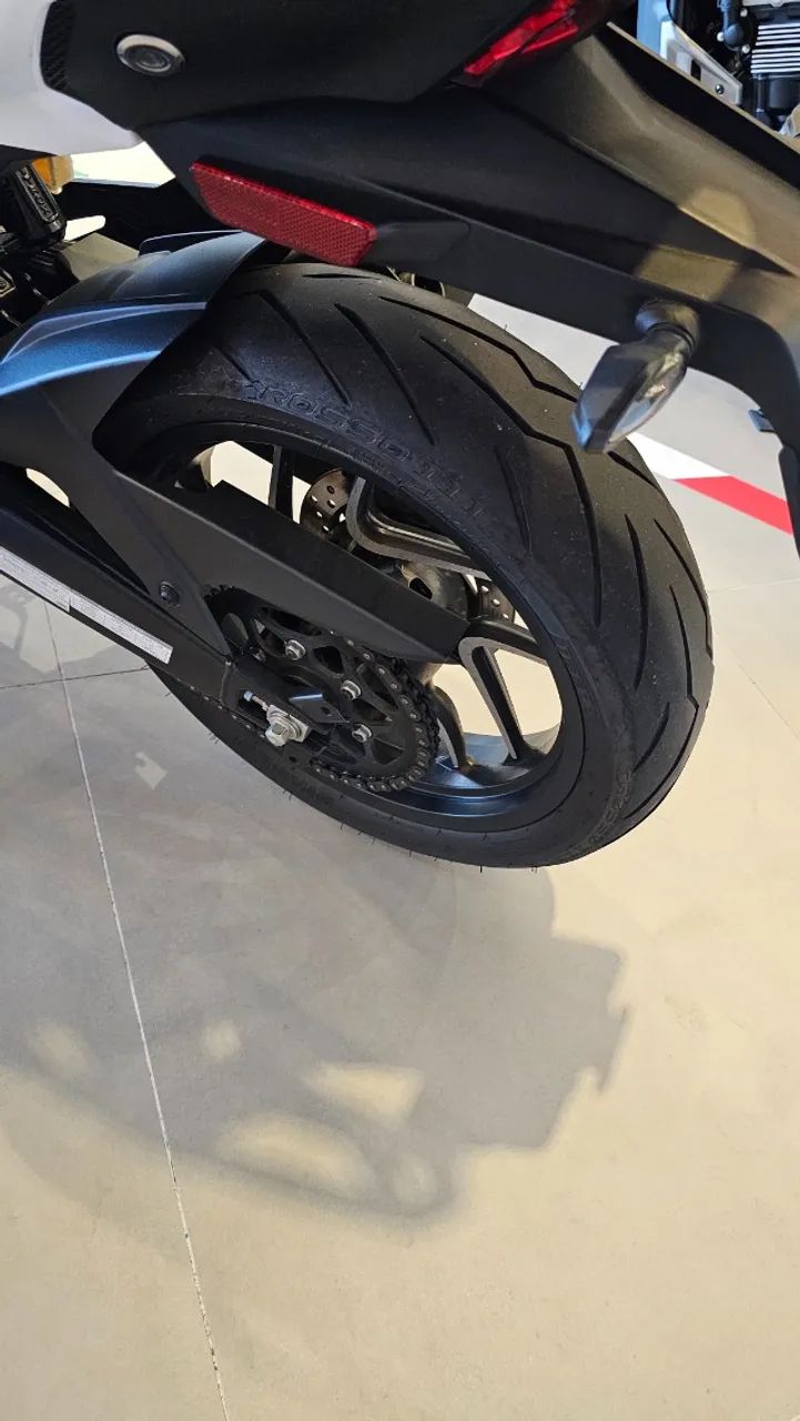 Bajaj Dominar 400 2025 - Foto 4