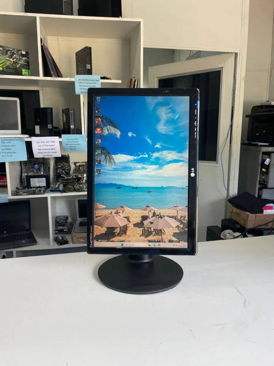 monitor 19 polegadas articulado LG lcd/vga/DVI/ perfeito com  garantia e nf