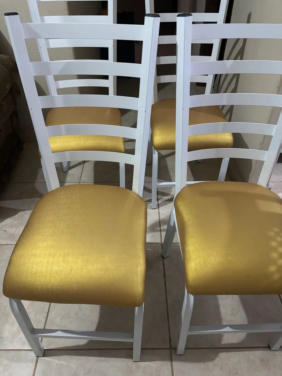 Mesa com 4 cadeiras  - Foto 5