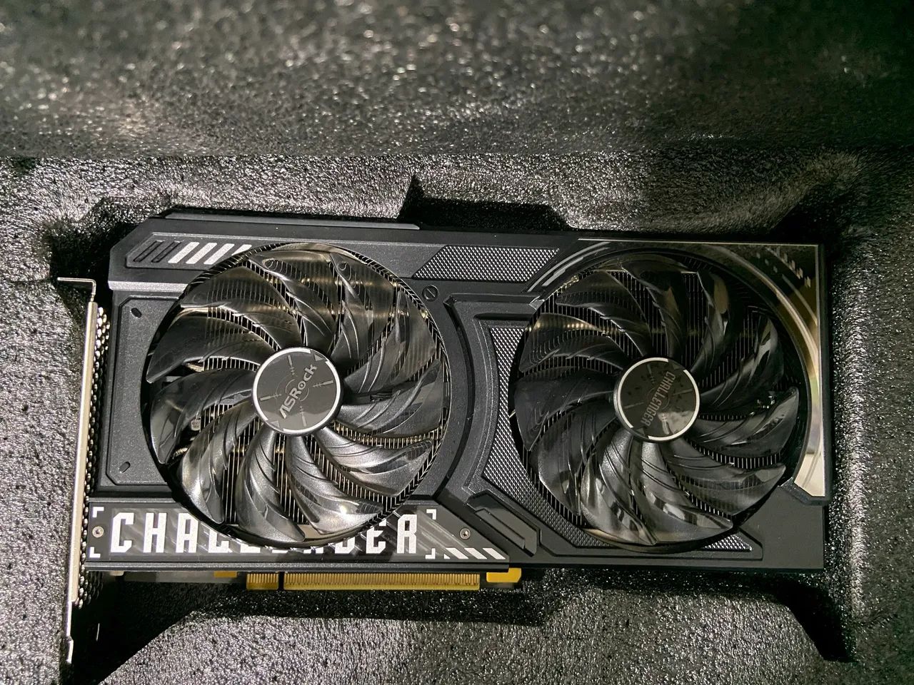 Placa de video b580 12 GB de Ram - Foto 4