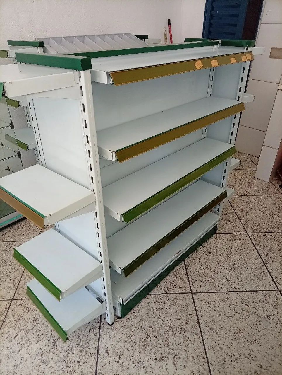Gôndolas, para padaria, loja de presentes e comércios em geral. - Foto 4
