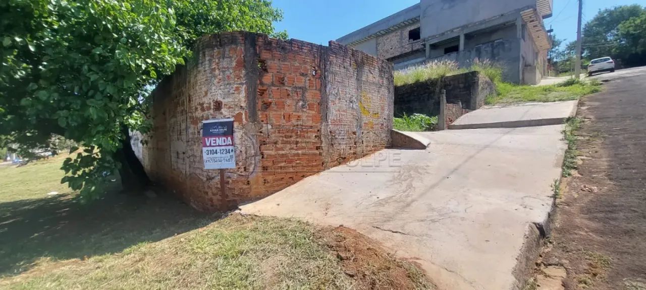 Terreno de esquina com 357,50m², próximo à Av. Nuno de Assis