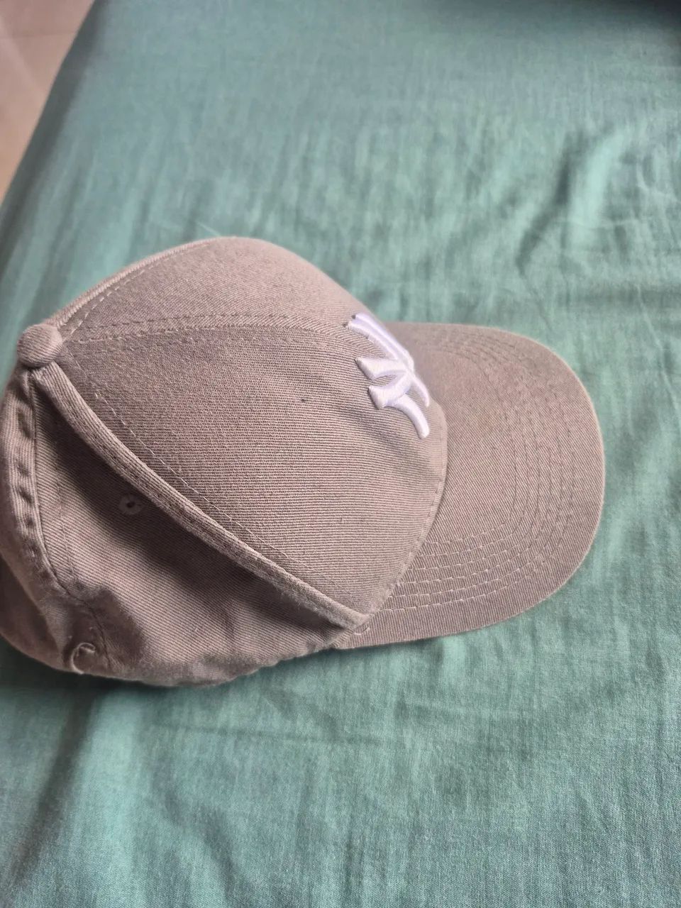 BONÉ NEW ERA CINZA ORIGINAL - Foto 2