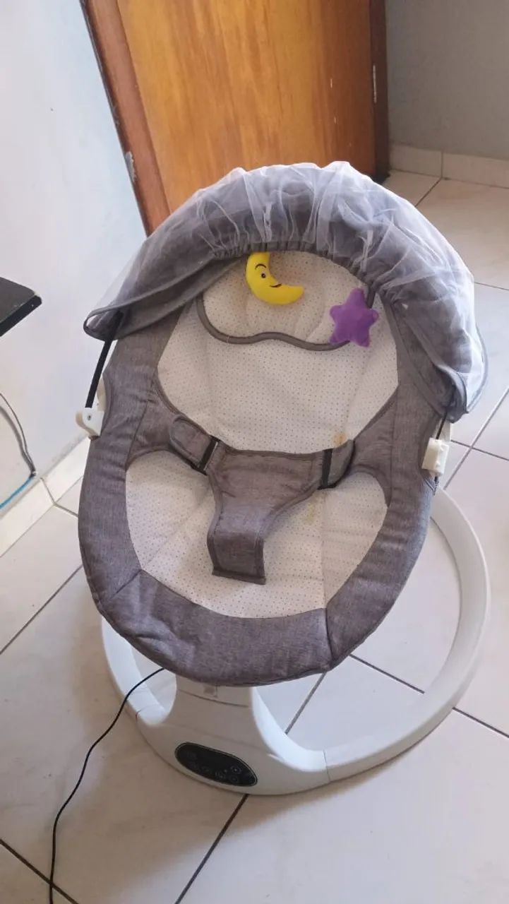 Cadeira de balanço  - Foto 3