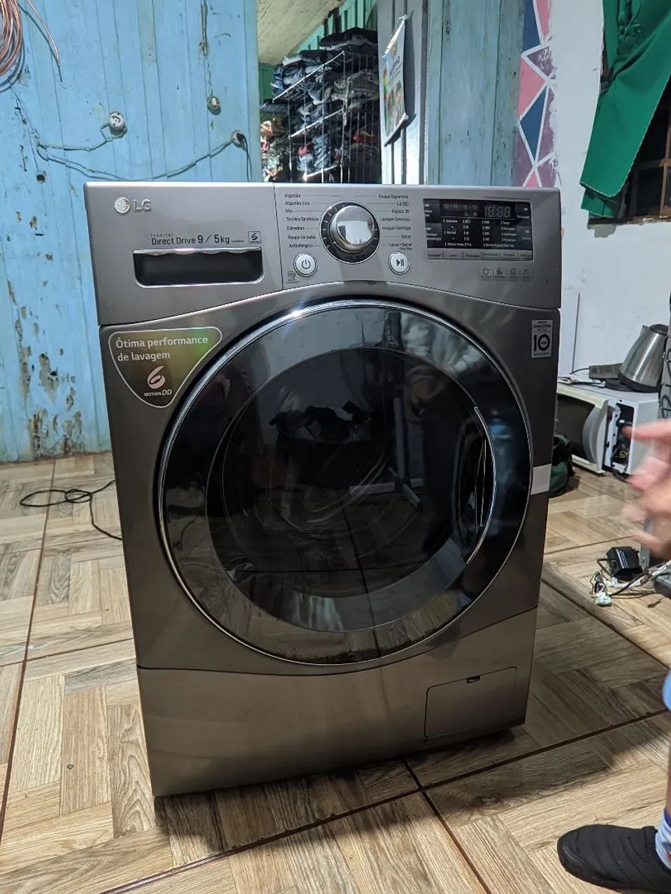 Vendo LAVA E SECA LG