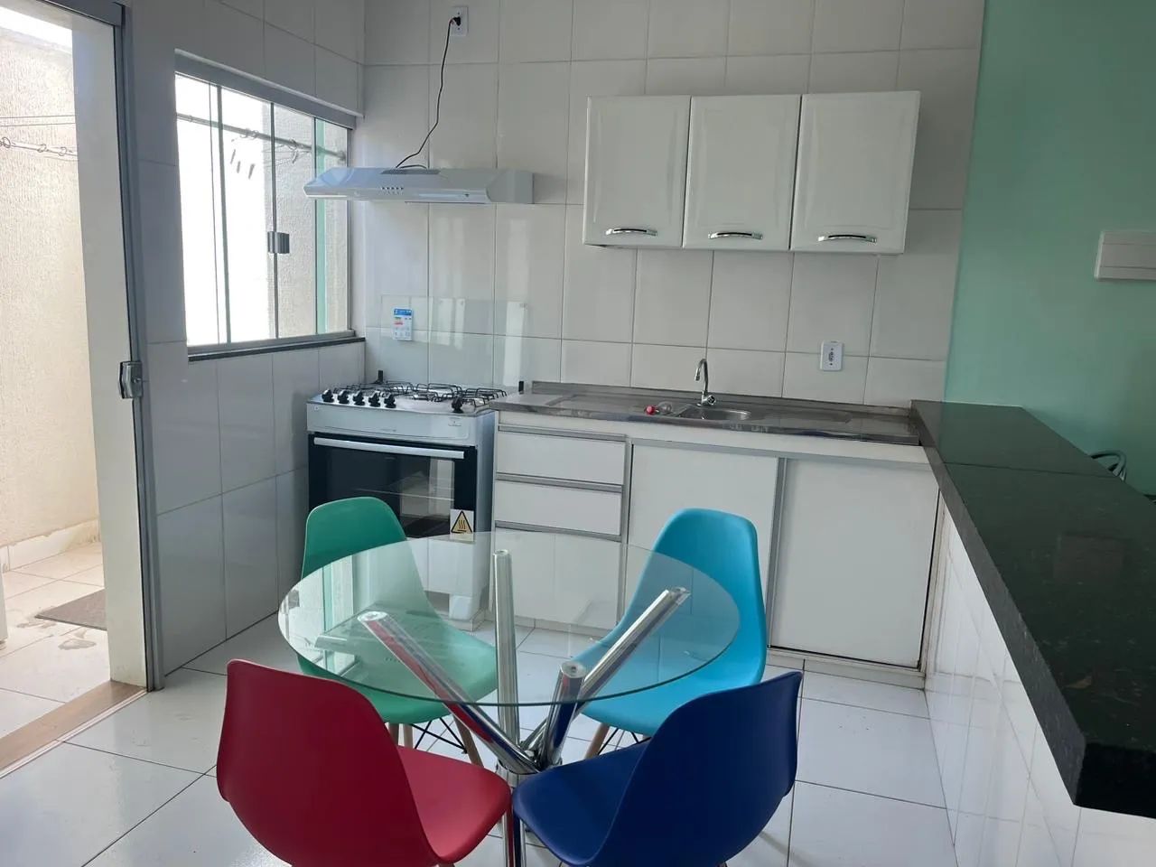 Aluga-se apartamento mobiliado,próx a faculdade alfa,  e portal shopping. - Foto 2