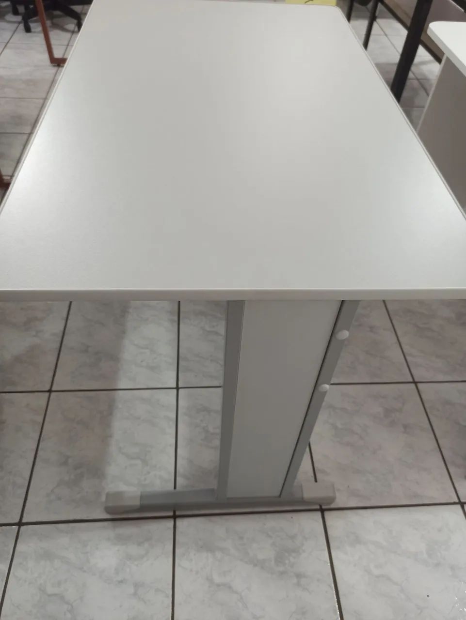 Mesa de escritório de um metro  - Foto 2