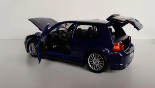 Miniatura Volkswagen Golf R32 Escala 1:24 - Foto 4