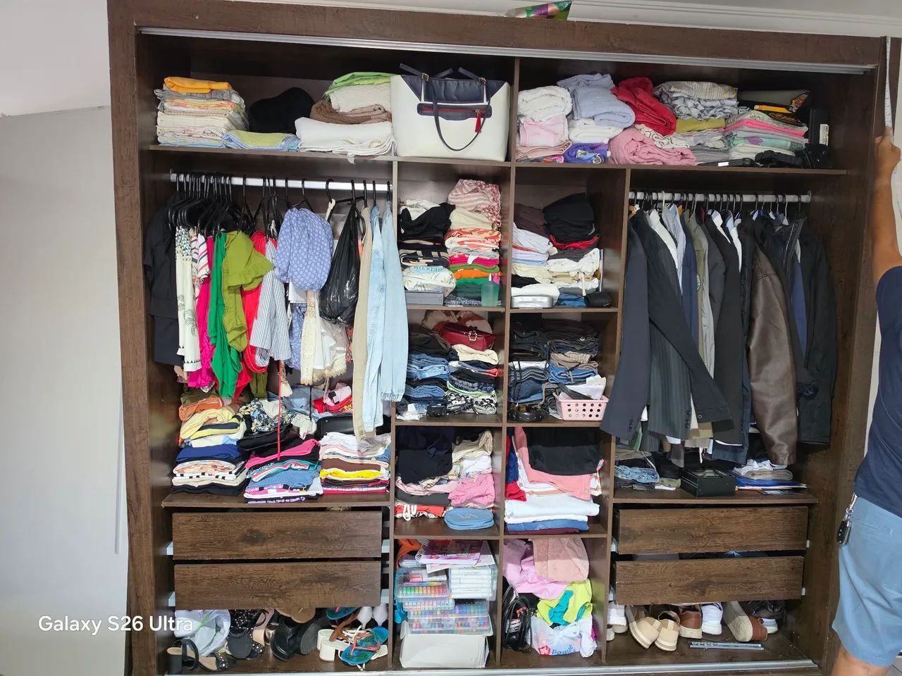 Vendo guarda roupa casal com espelho  - Foto 4