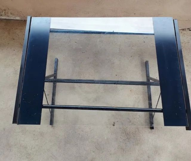 Mesa de ferro vidro temperado