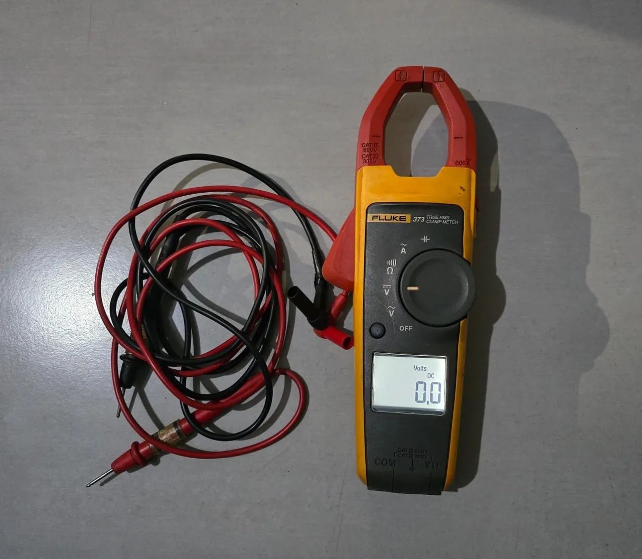 Vendo alicate amperímetro fluke 373 True Rms clamp  - Foto 4