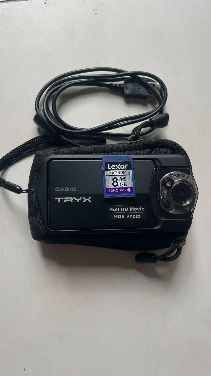 Câmera digital casio TRYX EX-TR100