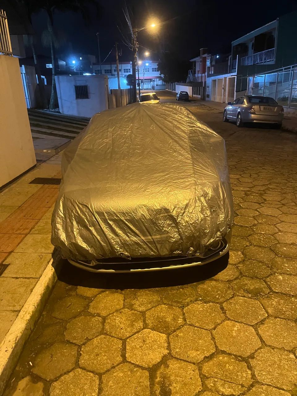 Vendo capa protetora impermeável para carro - Foto 2