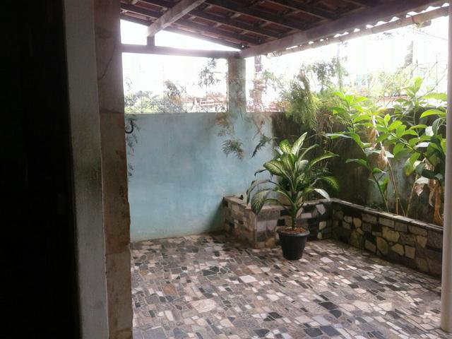 Vendo uma casa ótima localização.